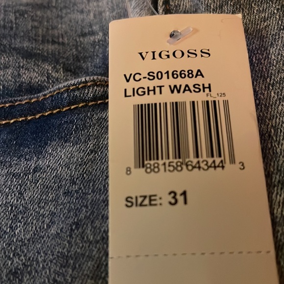 Lightwashed Marley denim shorts. Frayed and distressed - Picture 4 of 5